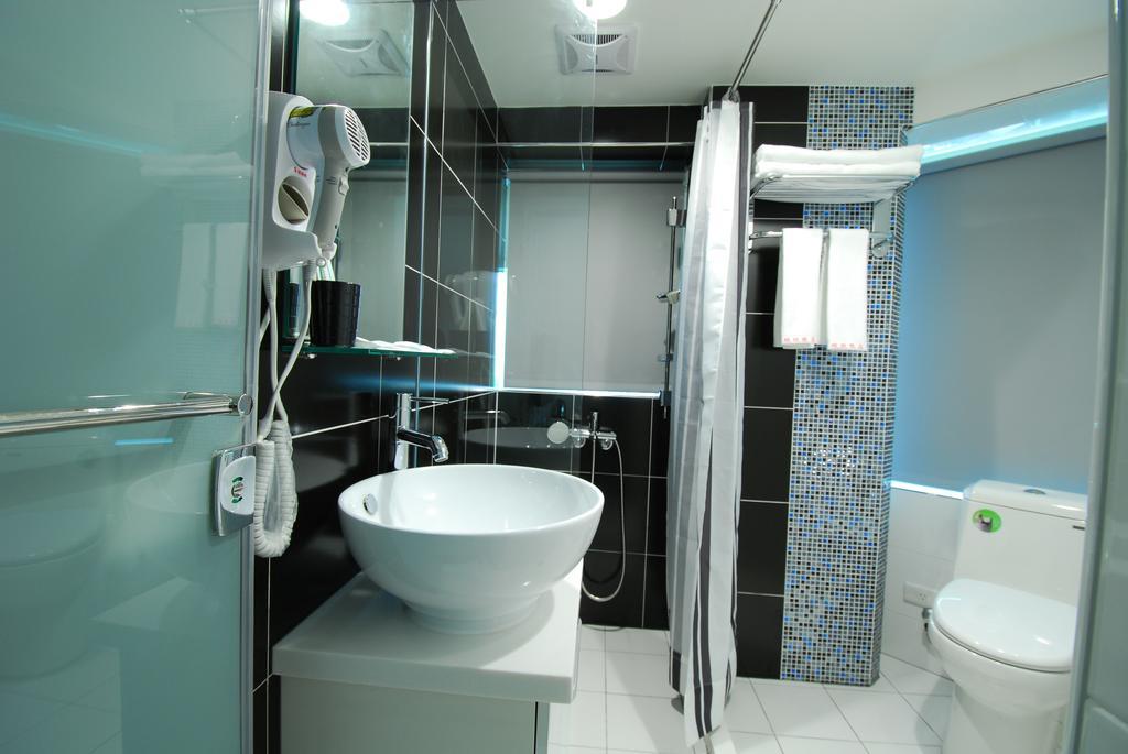 Hotel 欣欣旅店 à Taipei Extérieur photo