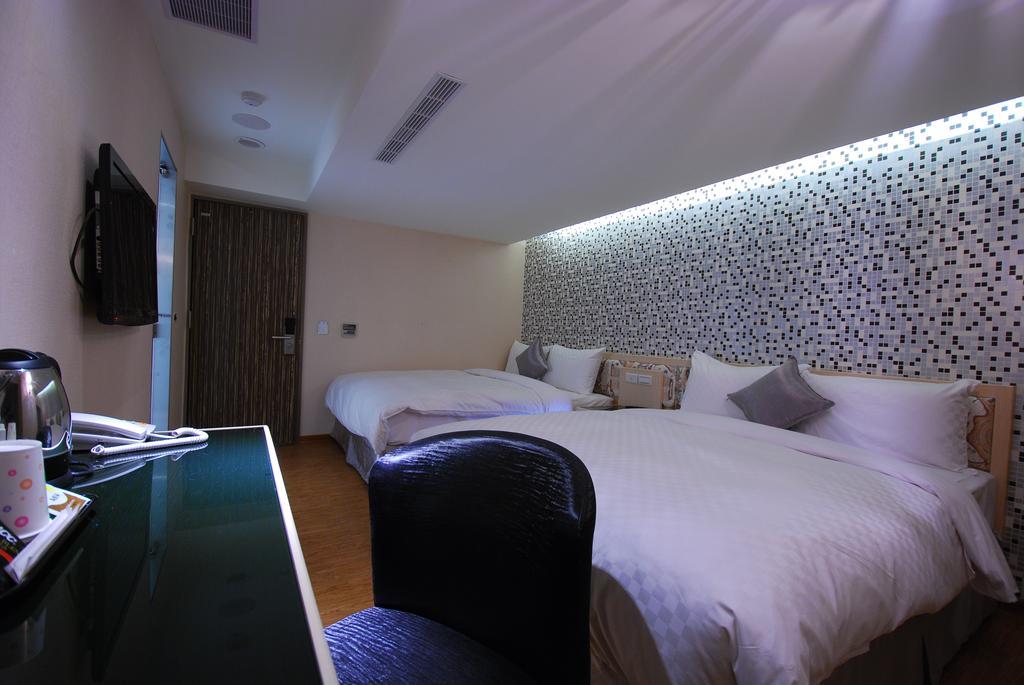 Hotel 欣欣旅店 à Taipei Chambre photo