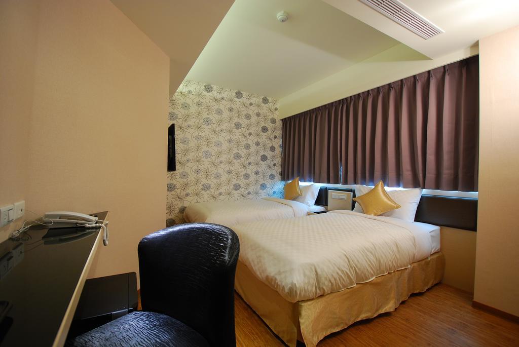 Hotel 欣欣旅店 à Taipei Extérieur photo