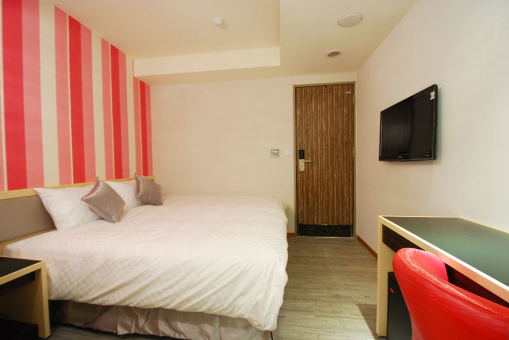 Hotel 欣欣旅店 à Taipei Extérieur photo